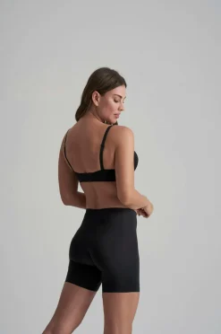 Bye Bra Formende shorts Smooth Essentials Mid Waist Short - light support