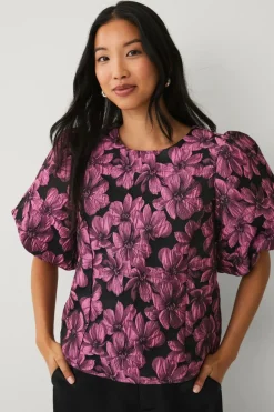 Ellos Collection Jacquardvævet bluse med pufærmer