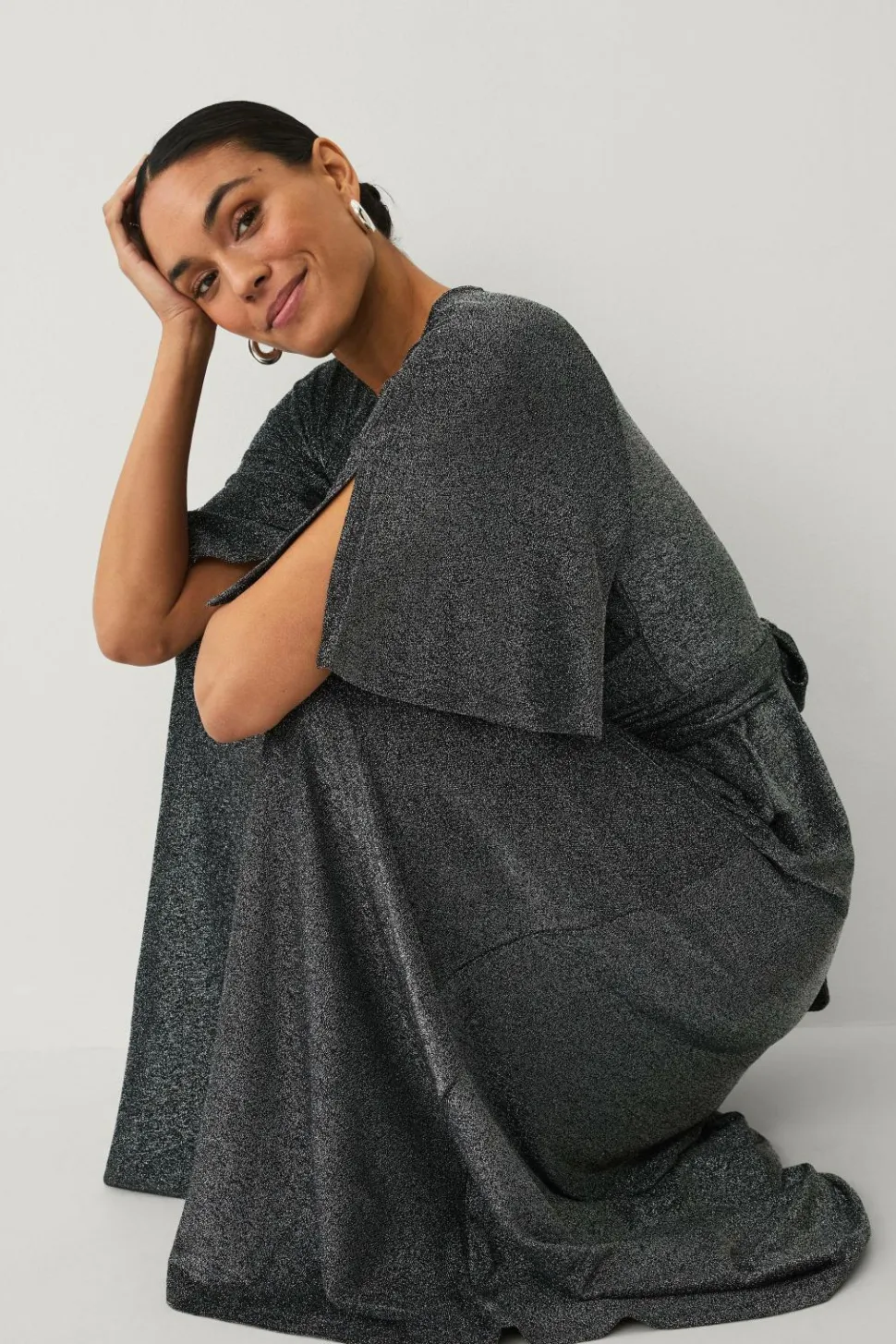 Ellos Collection Maxi kjole i lurex med bindebælte