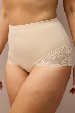 Ellos Collection Shapingtrusser med blondedetaljer - medium støtte