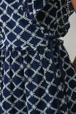 Ellos Collection Slå-om kjole med blondebroderi