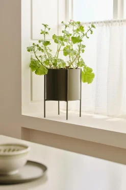 Ellos Home Potteskjuler Milton med vendbart stativ