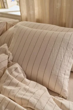 Ellos Home Pudebetræk Elly Thin Stripe i genanvendt halvlinned