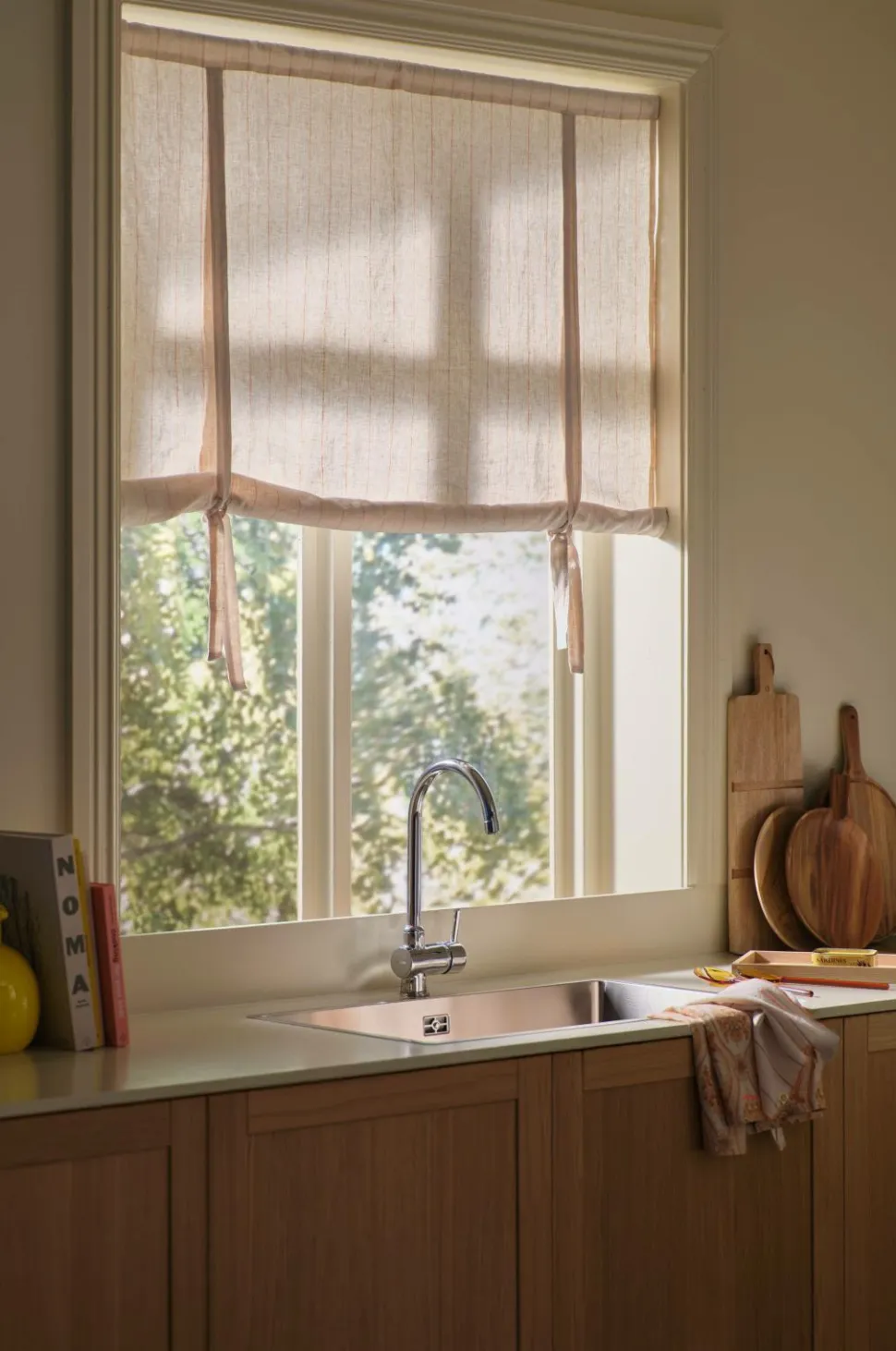 Ellos Home Roll up-gardin Elly Thin Stripe Rollup i genanvendt halvlinned