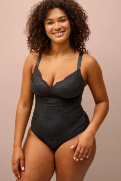 Ellos Plus collection Shapingbody med blondedetaljer - medium støtte