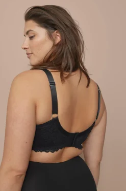 Ellos Plus collection Uforet bh med bøjler i blonder