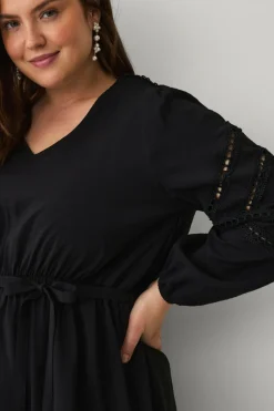 Ellos Plus collection Kjole med blondedetaljer