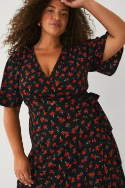 Ellos Plus collection Slå-om kjole med flæser