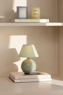 Globen Lighting Bærbar bordlampe Iris 16