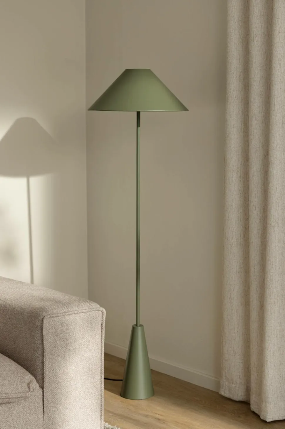 Globen Lighting Gulvlampe Cannes