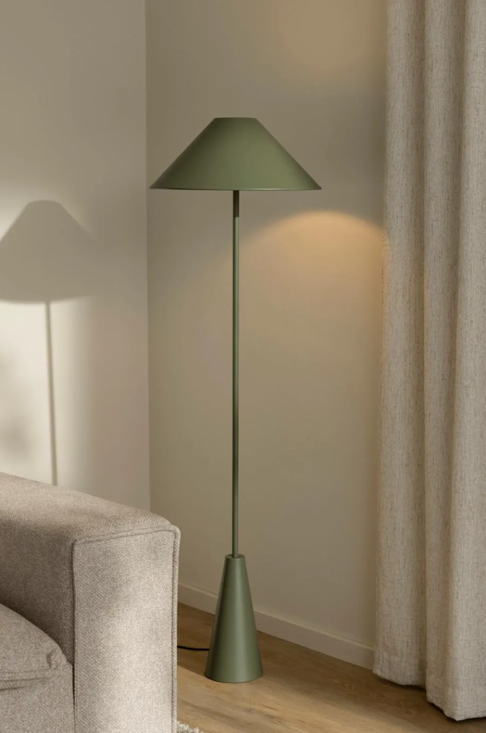 Globen Lighting Gulvlampe Cannes