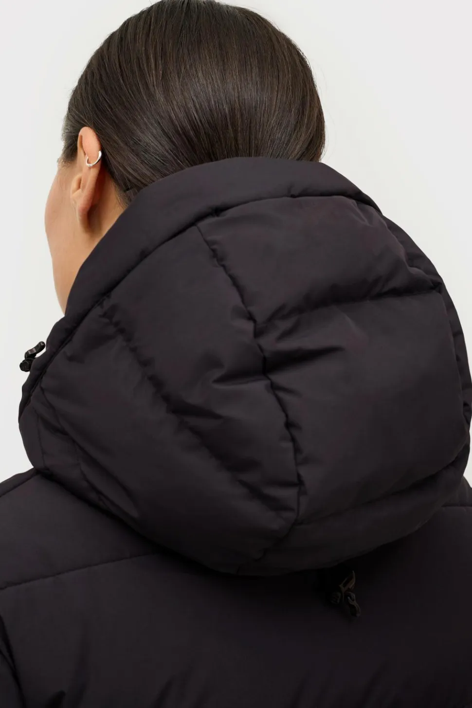 Áhkká Dunfrakke med hætte