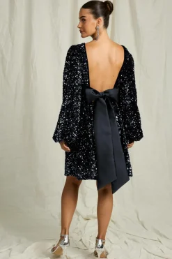 Joelle Pailletkjole med sløjfe i ryggen