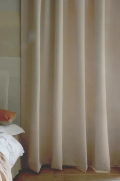 Mimou Mørklæggende hotelgardin - dobbelt bredde