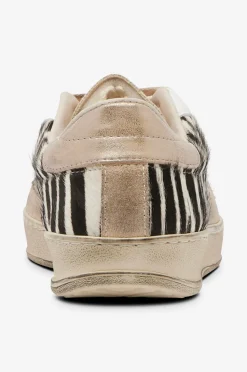 Moaconcept Kondisko Off White Details Cappuccino Zebra Print Horsy Iconic Deluxe