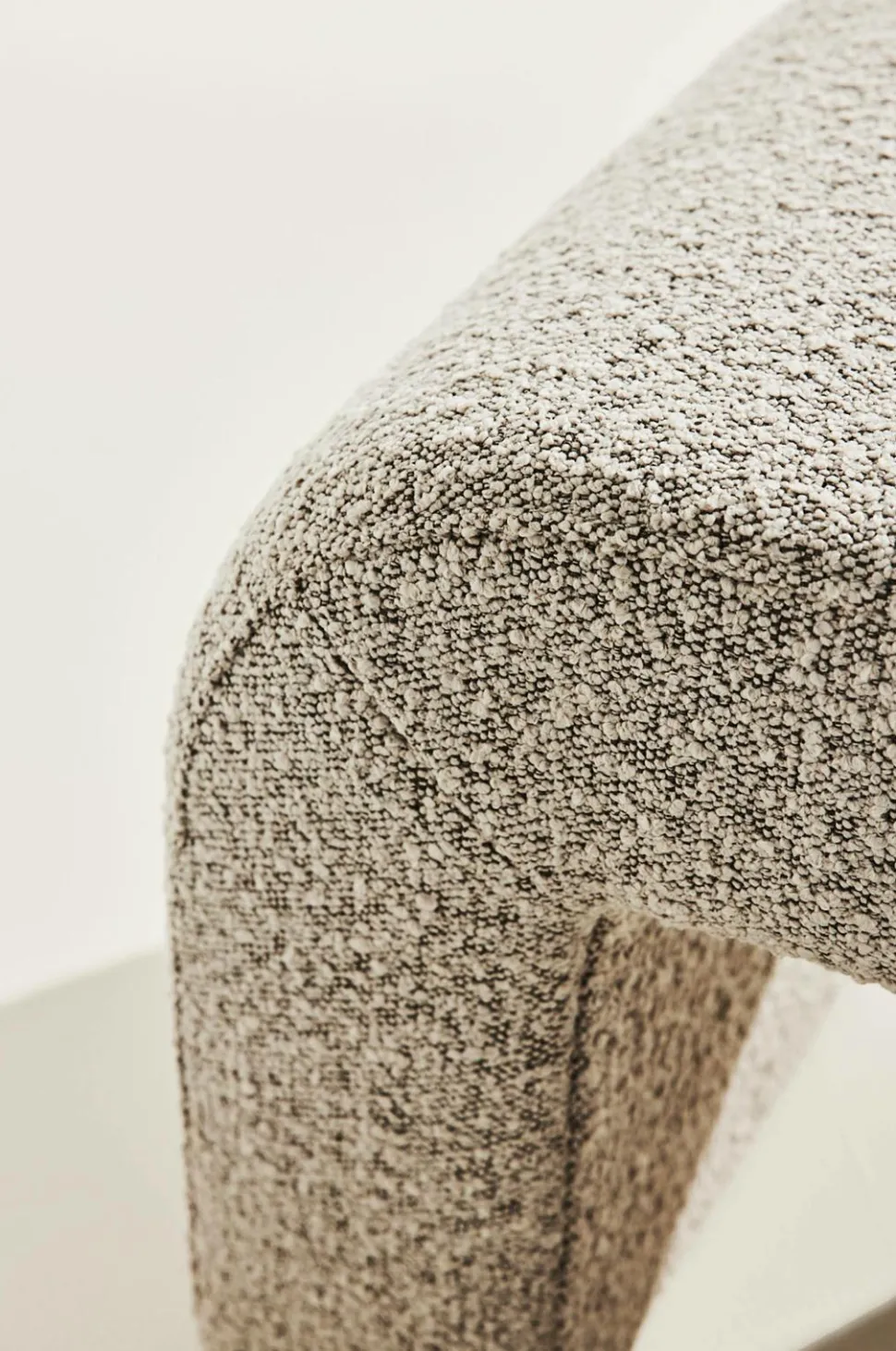 Pastill Odette puf i bouclé 45x41 cm