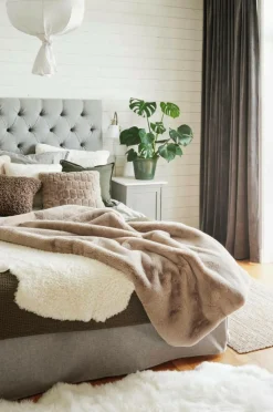 Skinnwille Plaid Fluffy