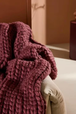 Venture Home Kate Plaid