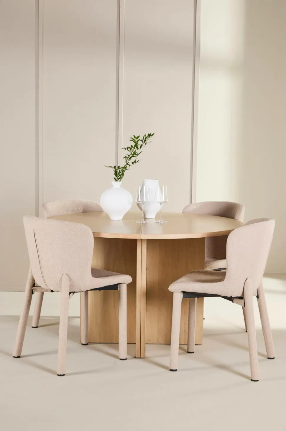 Venture Home Spisebord Strada med Astoria-stol