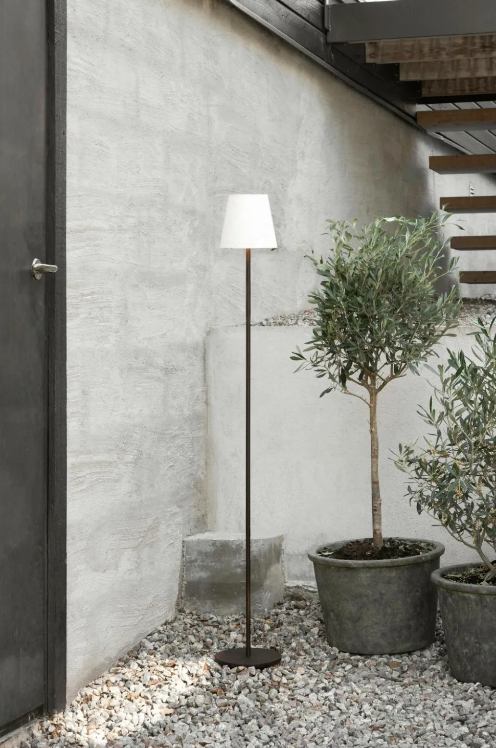 watt & VEKE Gulvlampe Tyra bærbar