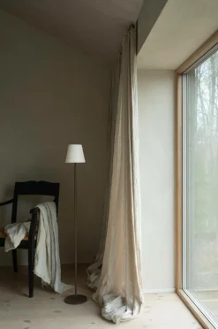 watt & VEKE Gulvlampe Tyra bærbar